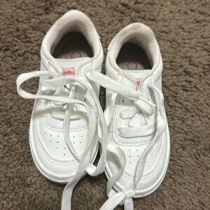 Cienta white sneakers